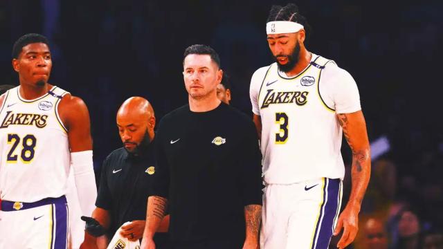 开云体育平台-湖人内线一喜一忧——戴维斯眼部无恙,伍德伤情反复