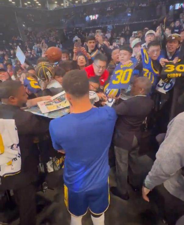 【现场】库有引力席卷布鲁克林 篮网再现“魔鬼主场”