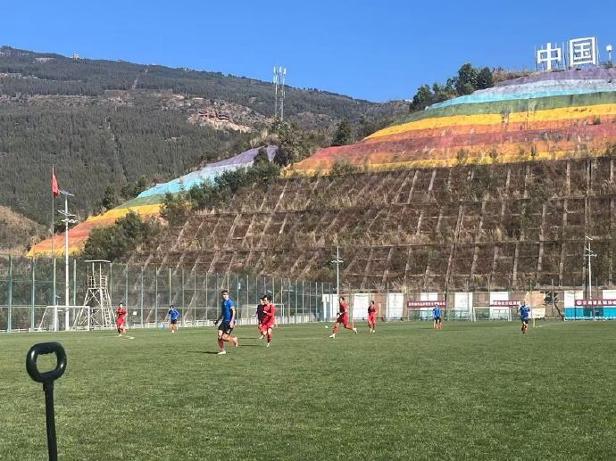 开云-爱游戏-1月24日，上海海港B队在云南昆明海埂基地完成了为期三周的冬训