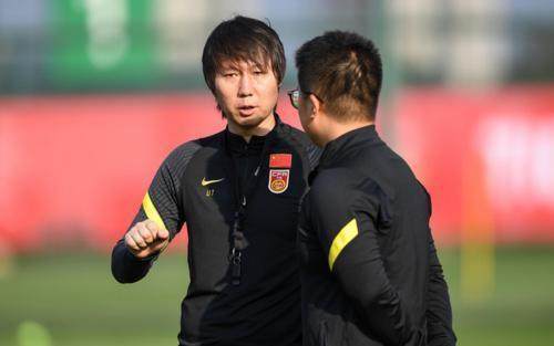 开云体育平台-马德兴：亚冠三重挑战，2021中国足球面临两难抉择！